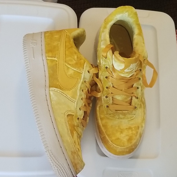 Nike Air Force 1s - Picture 2 of 3